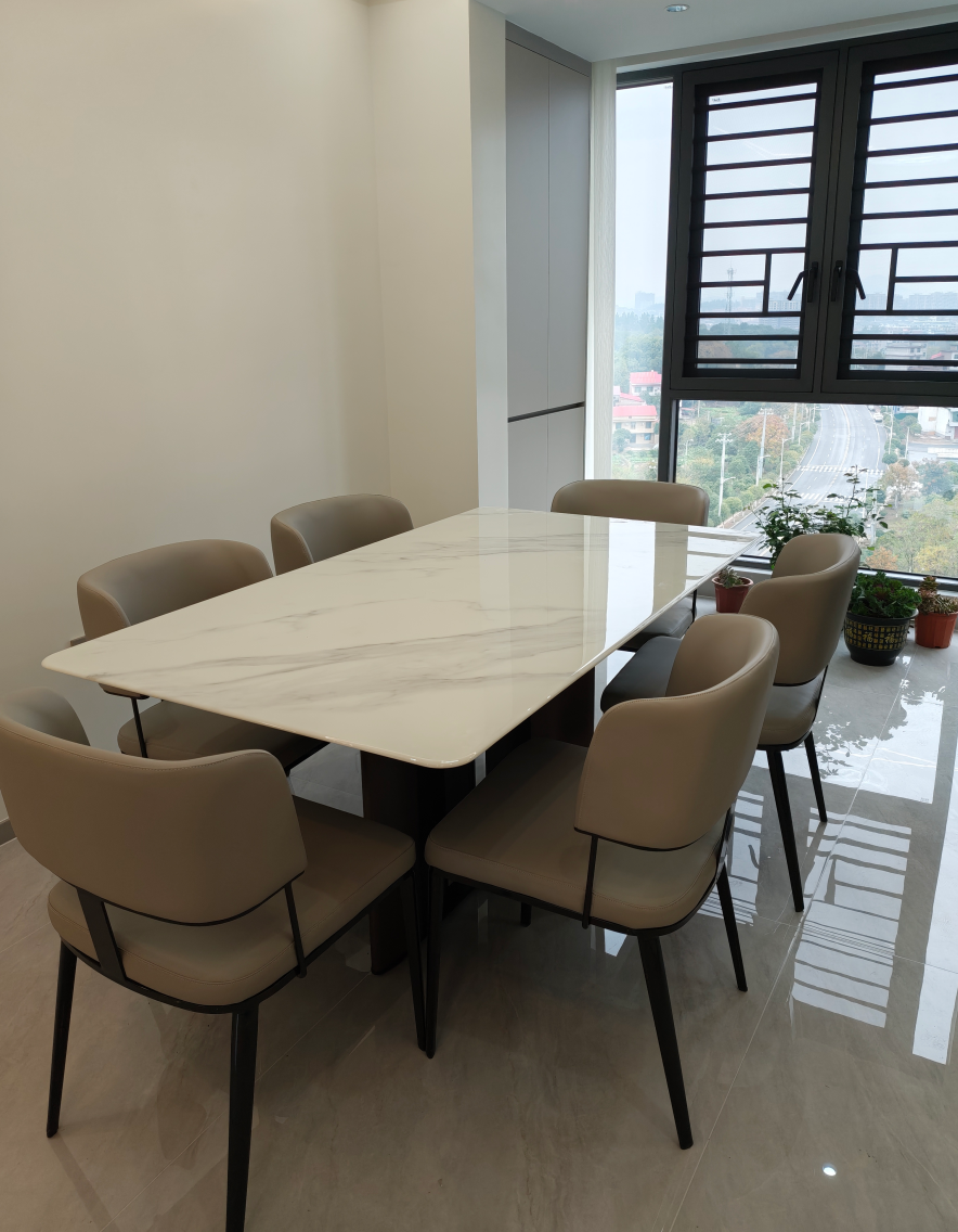 盛世金顶餐桌效果图