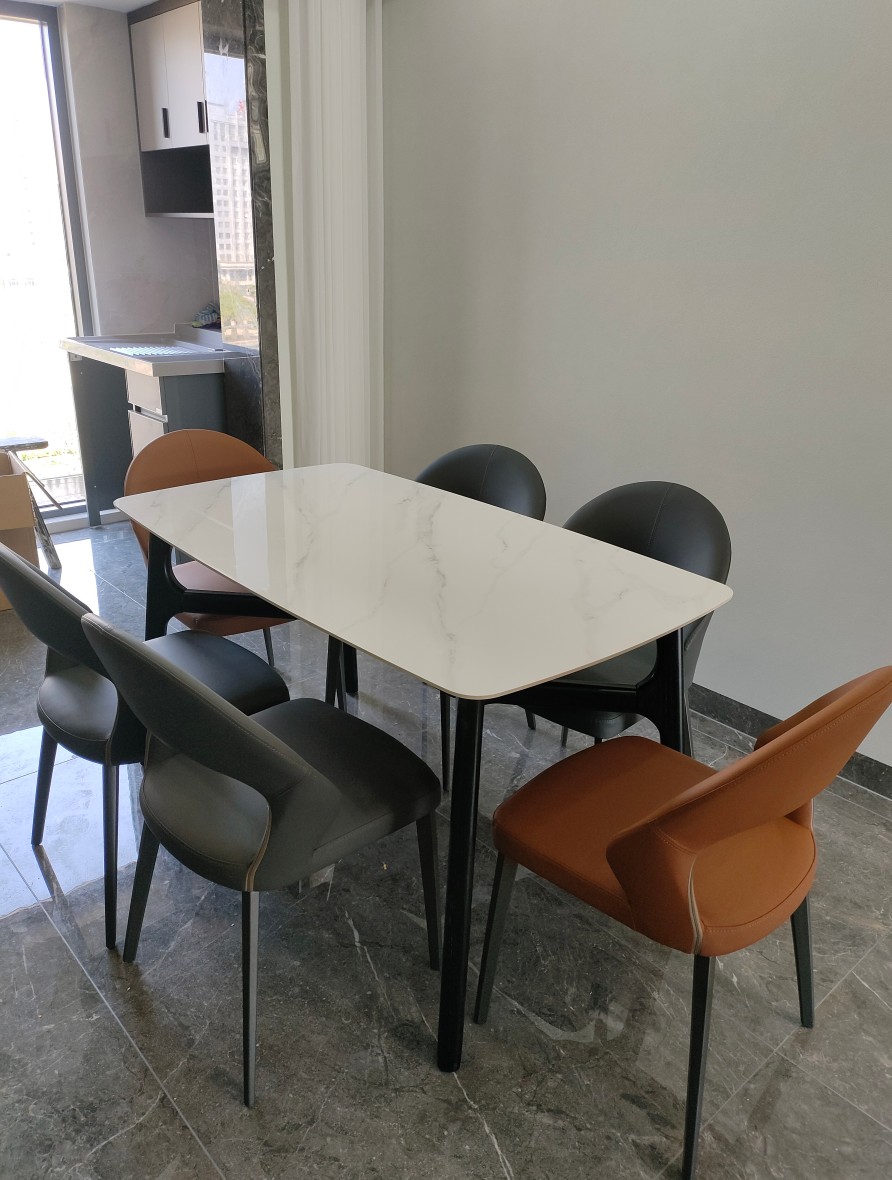 栗景山河餐桌入户效果图