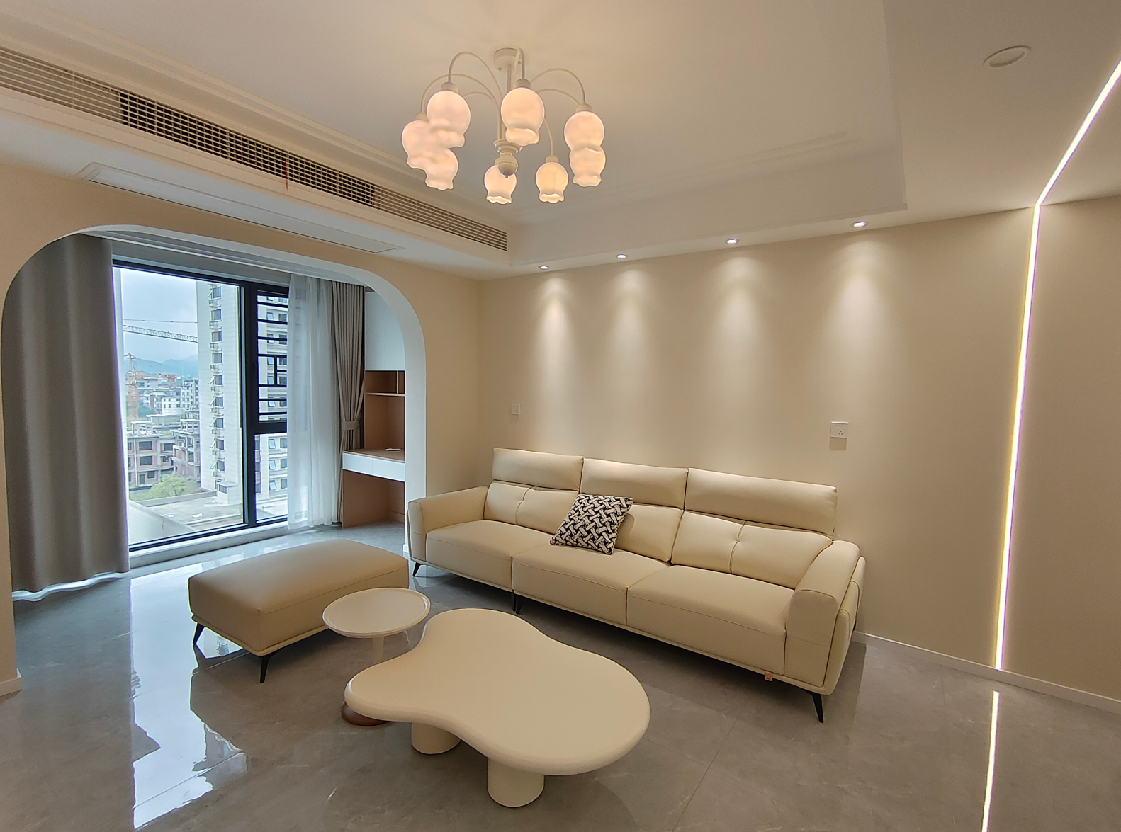 顶峰首府沙发入户效果